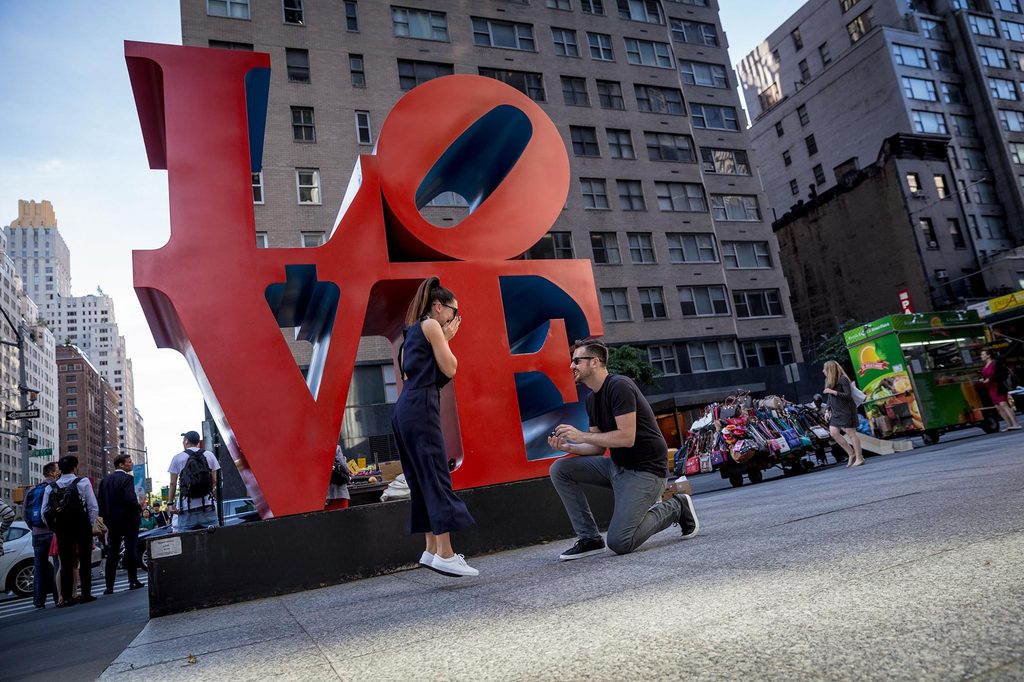 Marriage proposal at the LOVE sculpture in Manhattan